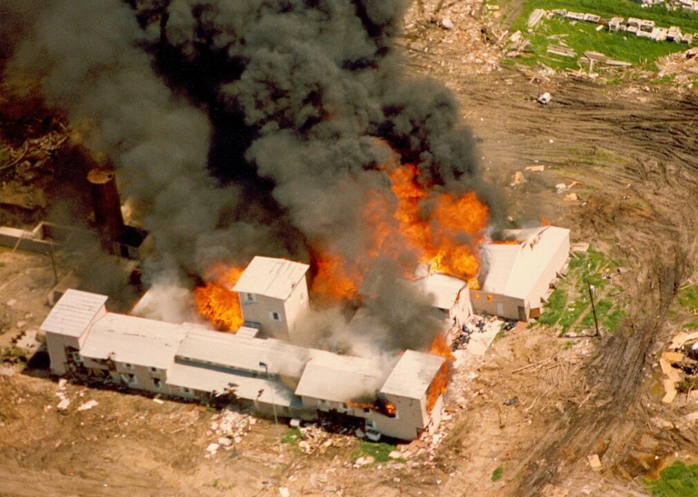 1993: Waco burns